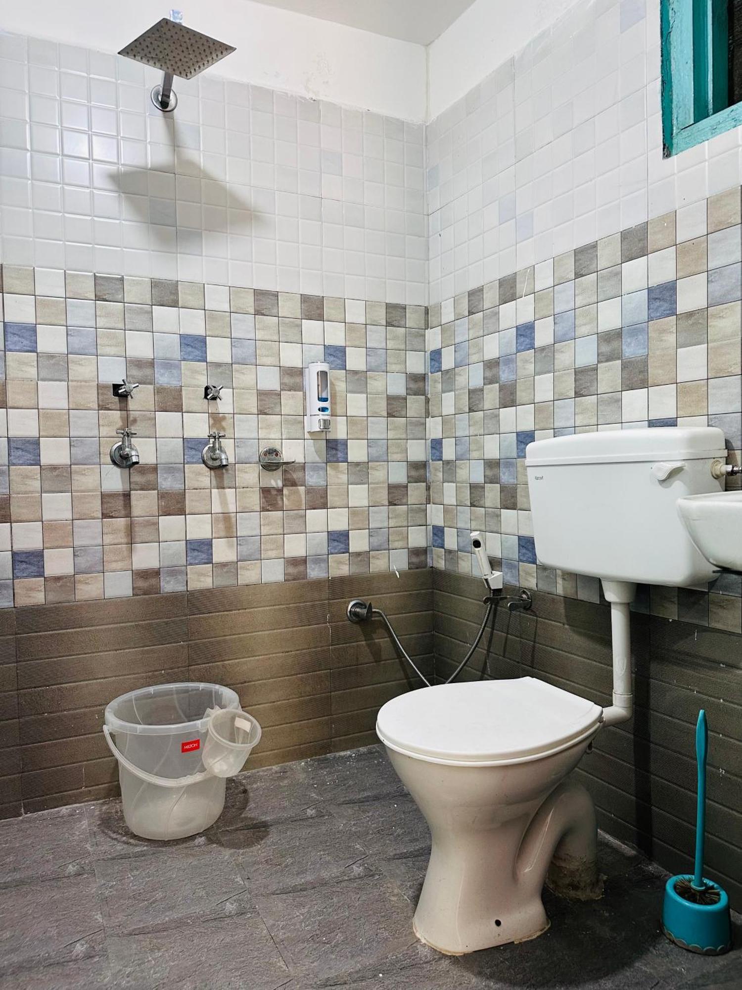 Hostel 360 Degree, Jibhi Luaran gambar