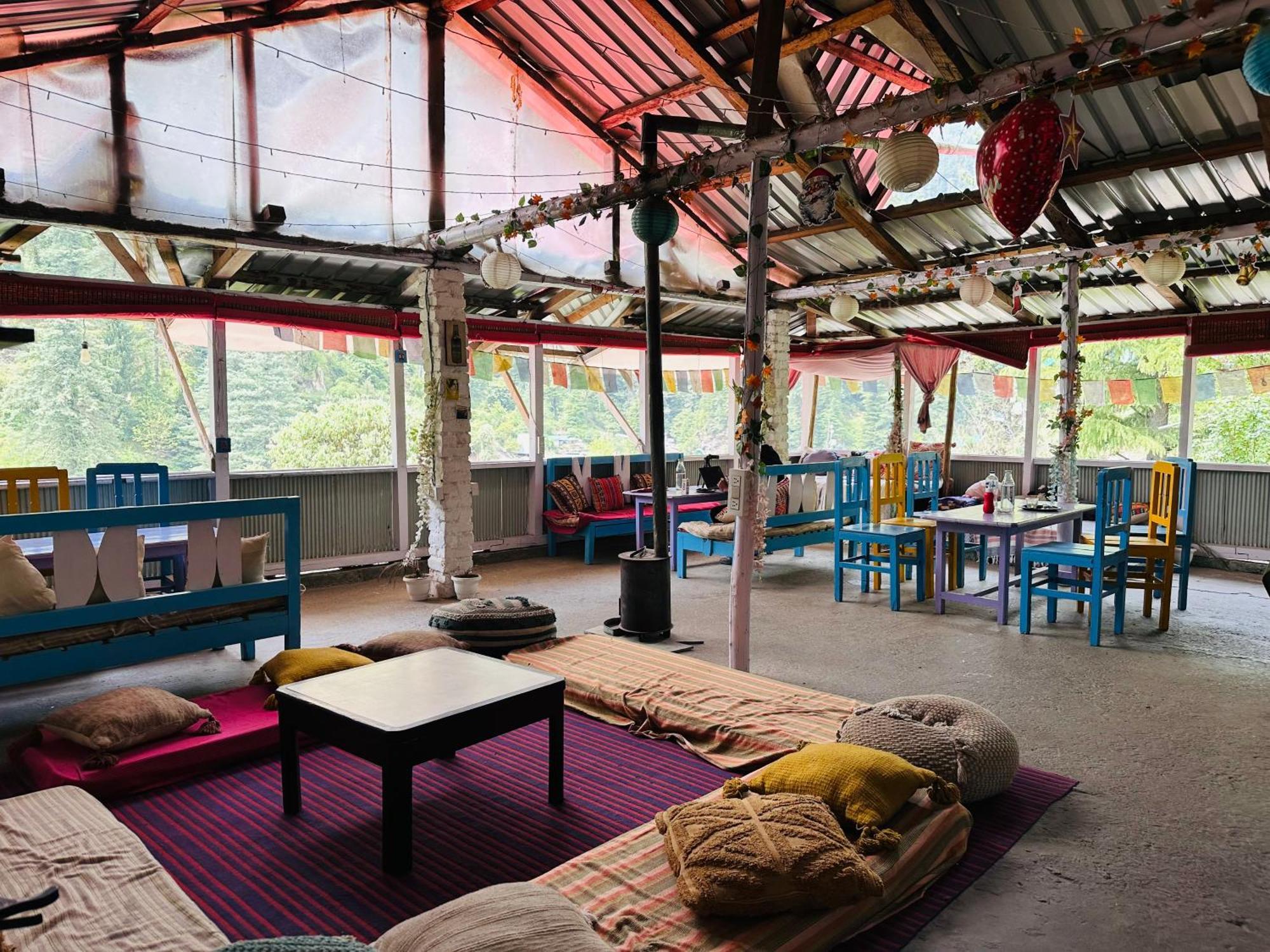 Hostel 360 Degree, Jibhi Luaran gambar